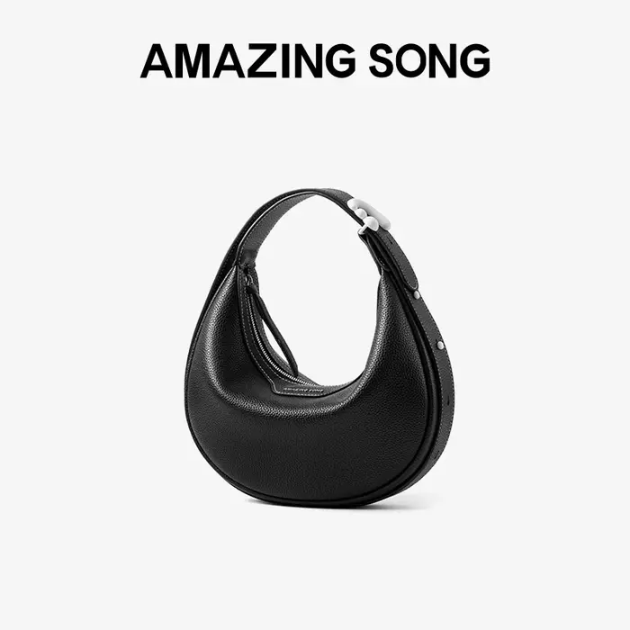 Petit Sac Song Demi-Lune, Objets