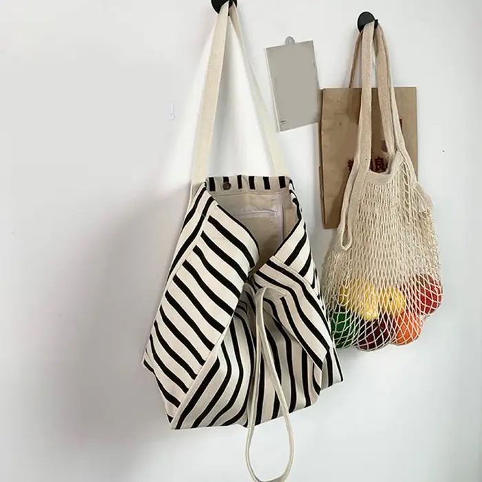 Nouveau sac fourre-tout de plage mode femmes toile été grande capacité rayé sac à bandoulière