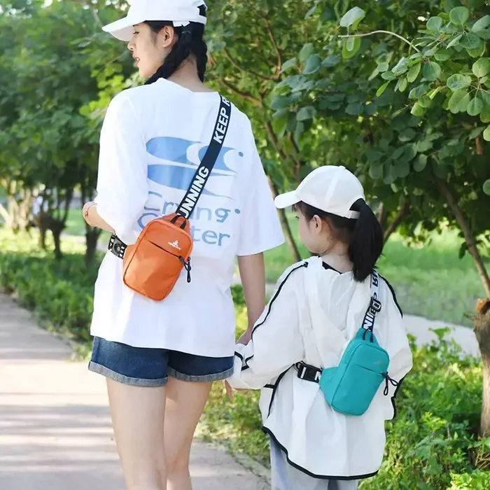 Petit sac de poitrine pour femmes