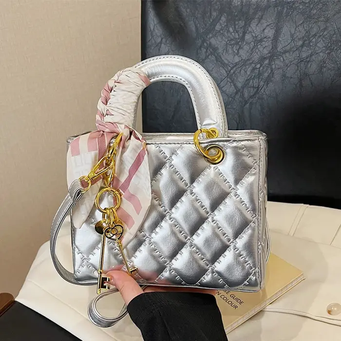 Sac à main argenté pour femmes