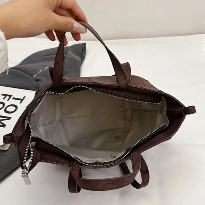 2025 Designer de luxe bandoulière fourre-tout petit sac à bandoulière en cuir PU pour femmes femme marque rétro nouveaux sacs à main et sacs à main sac fourre-tout
