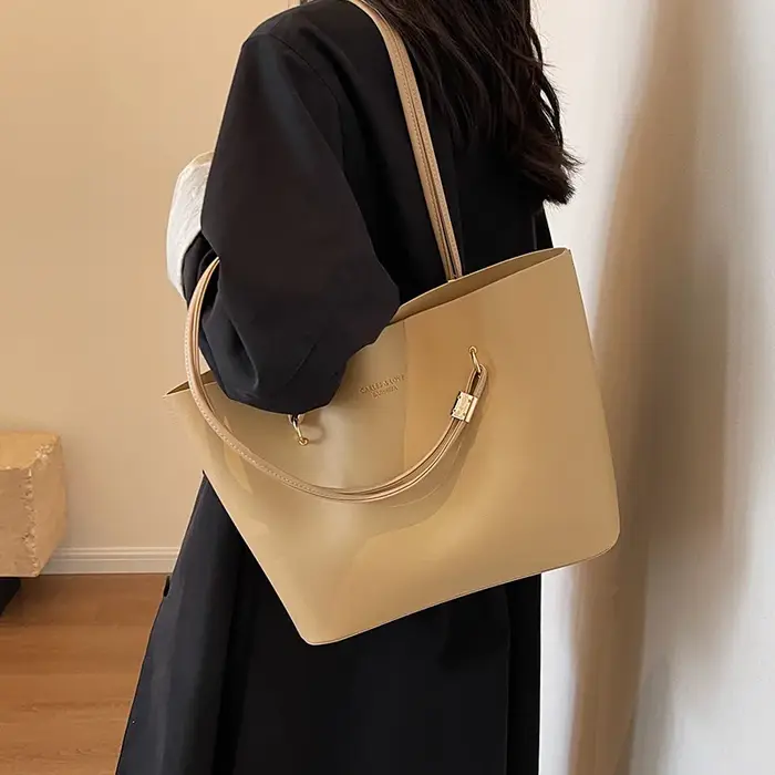 Sac à bandoulière rouge en cuir PU, grande capacité, marque de bonne qualité, fourre-tout de luxe de styliste, grand sac à main pour banlieue, fête de mariage