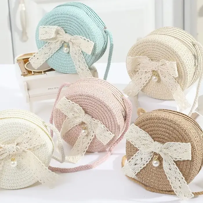 Mini sac en paille avec nœud en dentelle