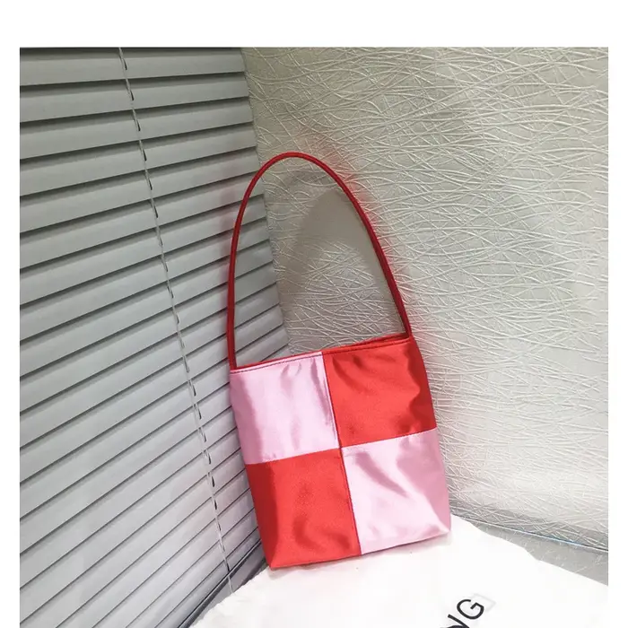 Ins célèbre mode velours sac à main sac de téléphone portable femmes petit sac fourre-tout carré aron élément couleur
