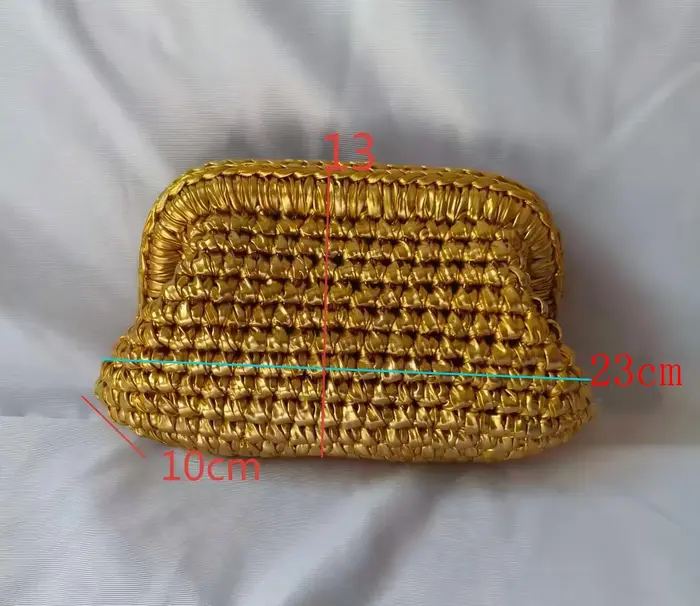 Sac à main en tissu argenté tressé avec clip crochet