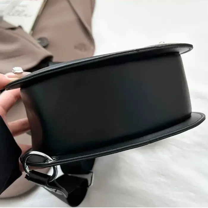 Sac bandoulière clouté pour femme