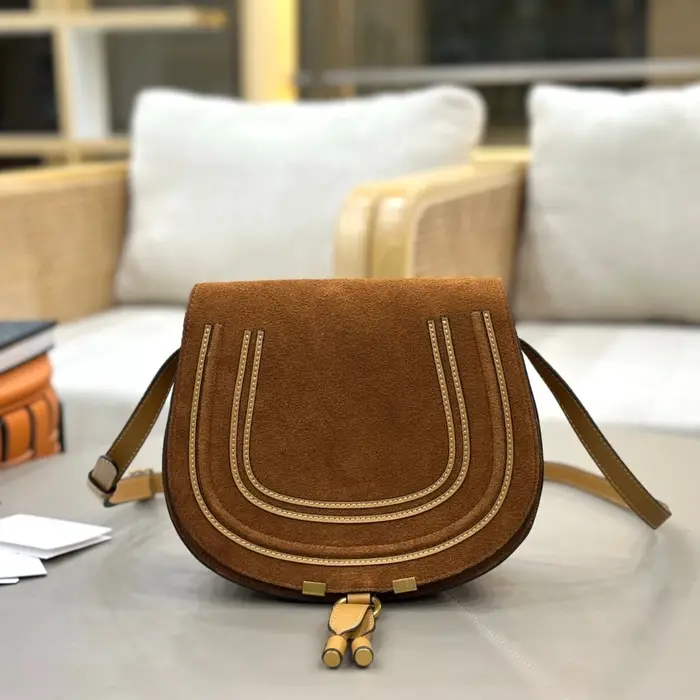 Sac bandoulière rétro en daim