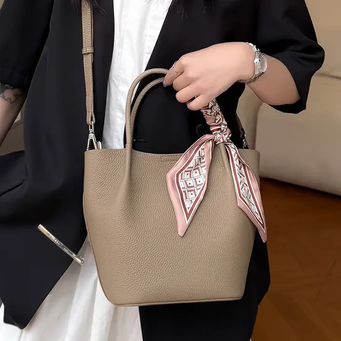 Sacs à bandoulière en cuir de vache pour femmes