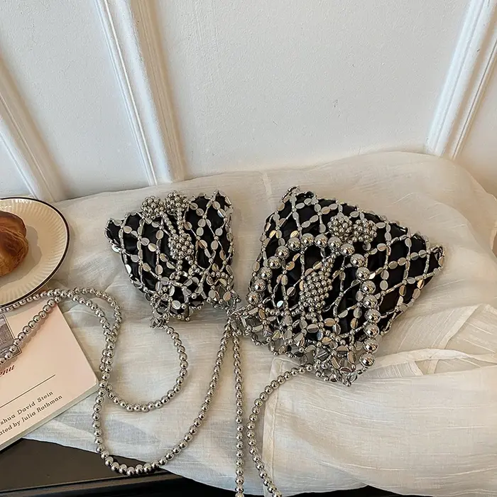 Sac seau perlé argenté scintillant pour femme