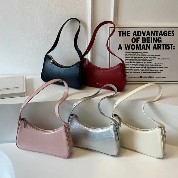 Petits sacs à bandoulière sous les bras mignons pour femmes