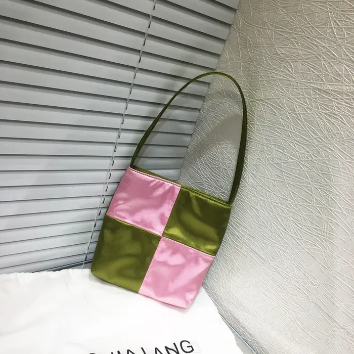 Ins célèbre mode velours sac à main sac de téléphone portable femmes petit sac fourre-tout carré aron élément couleur