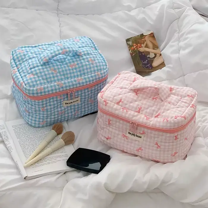 Nouveau dessin animé nœud papillon fourre-tout maquillage sac à fermeture éclair femmes grande capacité Quilting pochette sac de toilette mignon Portable sac de rangement cosmétique