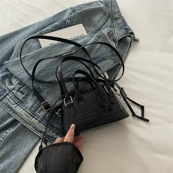Sac seau mini à motif crocodile pour femme