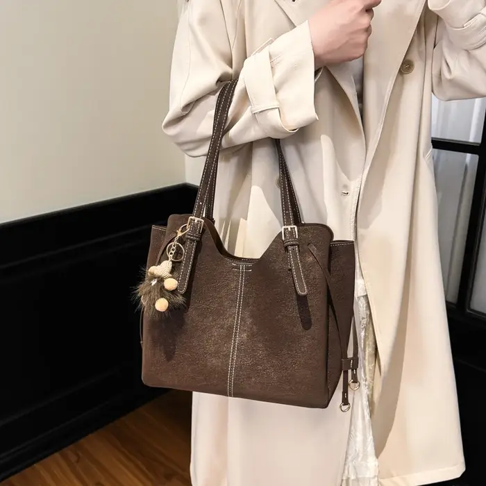Sac fourre-tout en daim volumineux pour femme