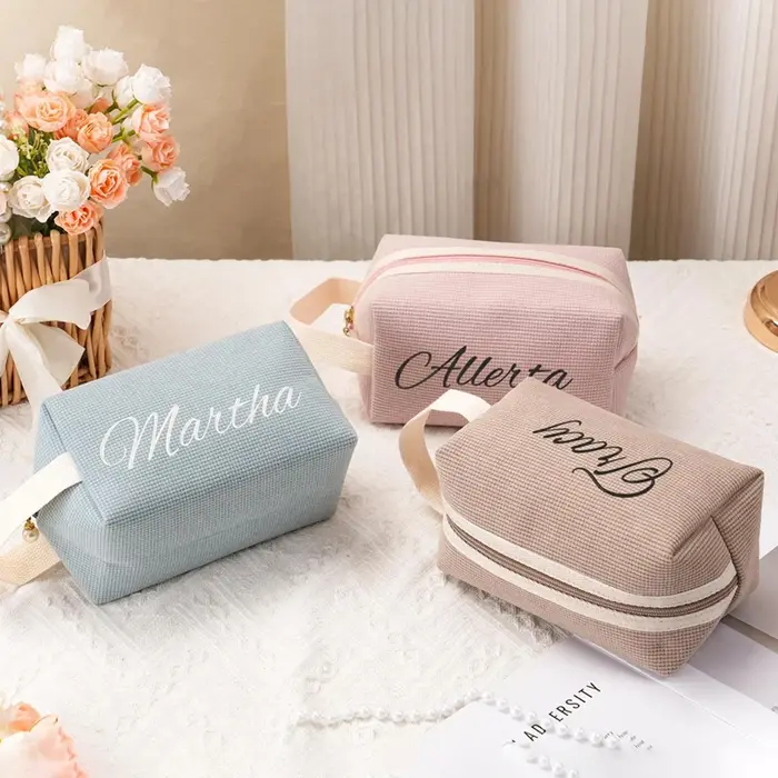 Pochette de maquillage personnalisée avec broderie de nom