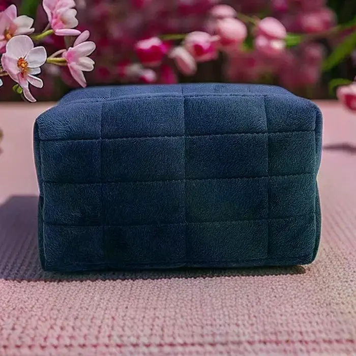 Trousse de maquillage élégante en fourrure pour femmes