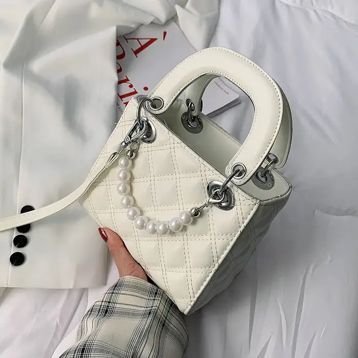 Sac à main élégant en perles