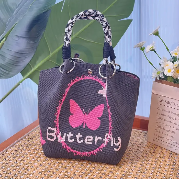 Sac à main tricoté - Sac seau au design original