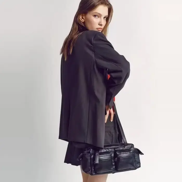 Style coréen noir sous les bras Biker sac à bandoulière femmes Design de luxe sac à main dames en plein air Durable