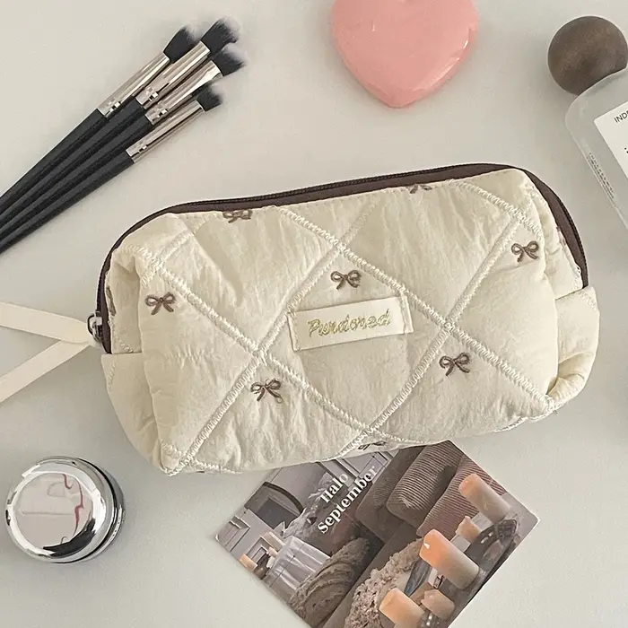 Sac de maquillage marron tendance avec nœud