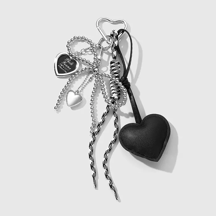 Porte-clés de luxe fait main avec pendentif cœur à pompon et nœud créatif, finition brillante, accessoire de sac mignon