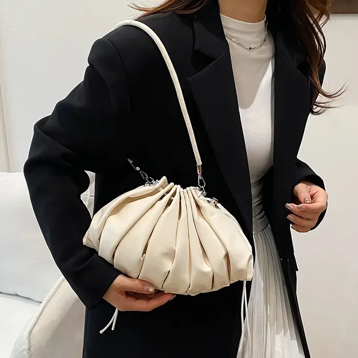 Sac à bandoulière argenté de luxe pour femmes