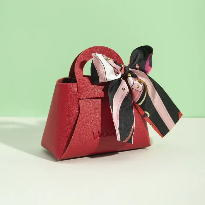 Sac à main en cuir rouge à faire soi-même