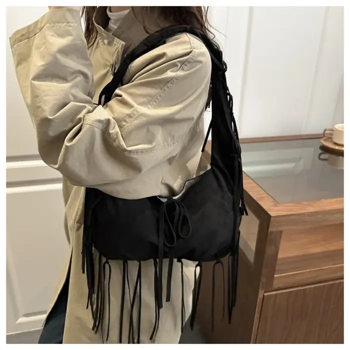 Sac à bandoulière à pompon de Style occidental