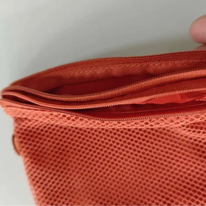 Pochette avec fermeture éclair