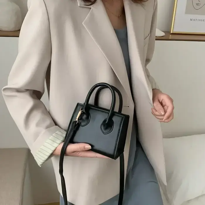 Femme petit sac carré nouveau populaire rétro Mini sacs à main littéraire foules épaule messager