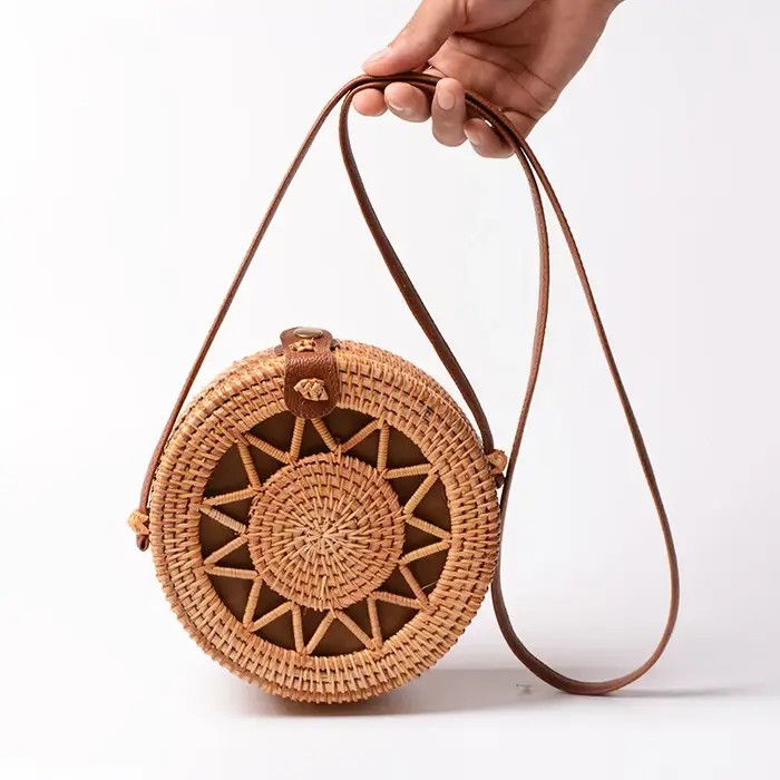 Sac à bandoulière en rotin tissé pour femmes
