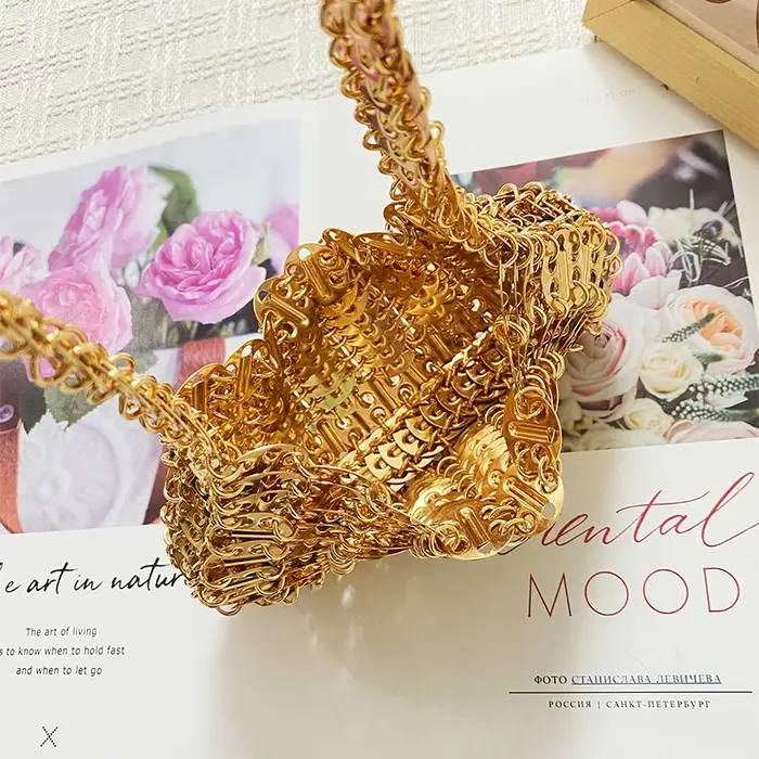Vintage européen et américain brillant métal paillettes petit sac carré à la main perle tissage dîner sac