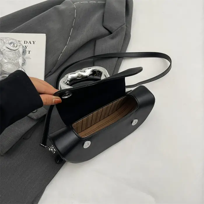 Klein bleu sacs à bandoulière pour femmes de luxe concepteur sac de selle de haute qualité en cuir Pu sac à main dame sac argent poignée courte fourre-tout
