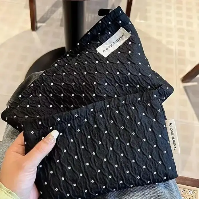 Sac à cosmétiques à points noirs