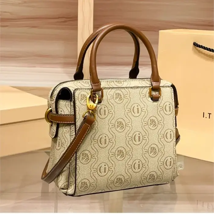 Sac messager chic en cuir pour femmes élégantes - Sac bandoulière classique et élégant de marque de créateur renommée