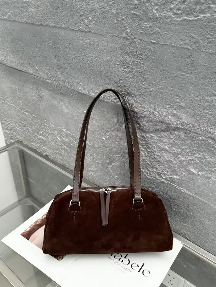 La première couche de sac de bowling Boston givré rétro en peau de vache avec un sac fourre-tout à une épaule de grande sensibilité et de grande capacité.