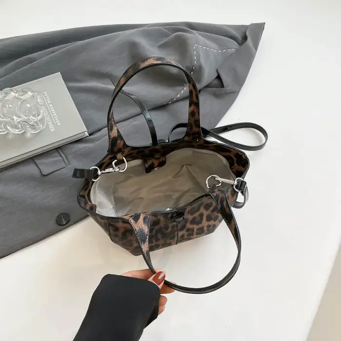 Mini sacs à bandoulière en cuir PU pour femmes, sacs à main initiés, sacs à main pour filles, téléphone pour dames, sacs de créateurs simples, E27, nouveau, 2025