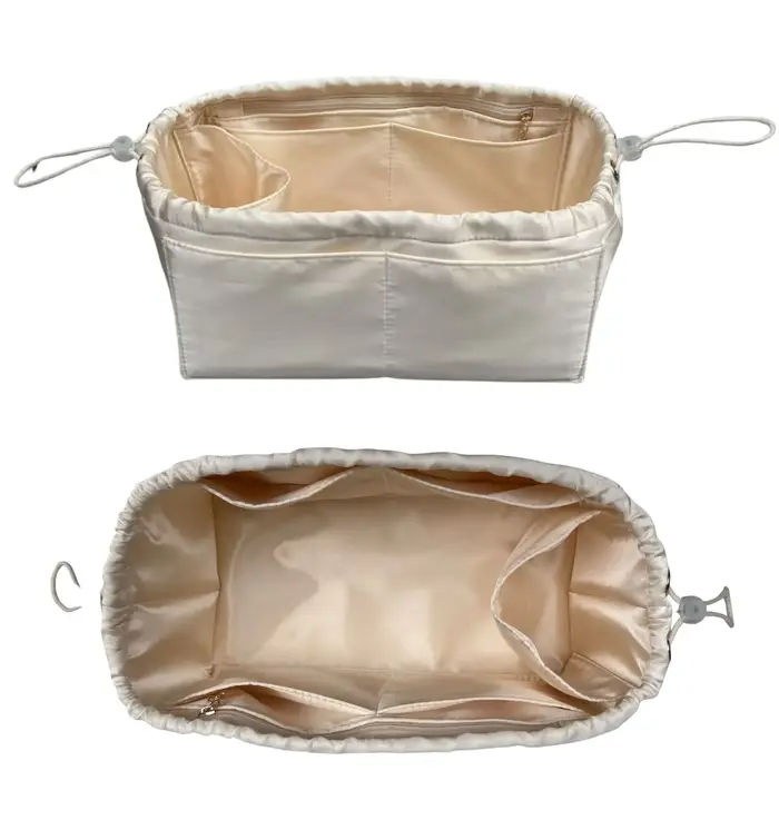 Organisateur de sac à main soyeux lisse