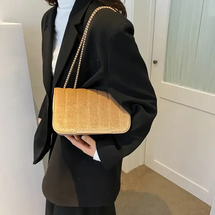 Petit sac carré en velours vintage pour femme