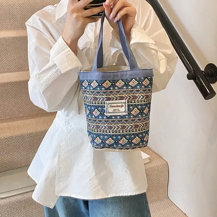 Sac fourre-tout tissé à la main avec doublure