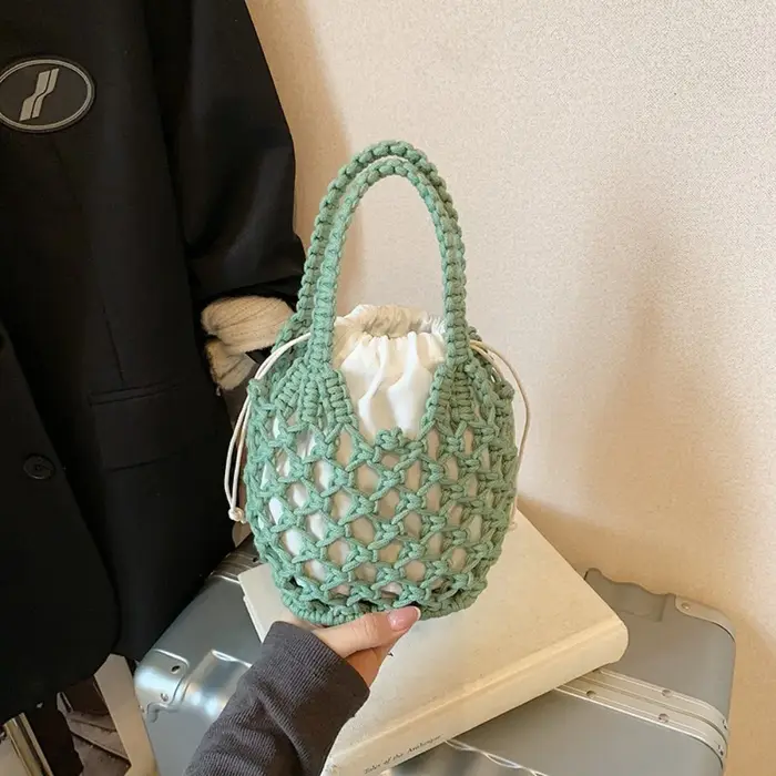 Sac seau mini tendance en tricot ajouré