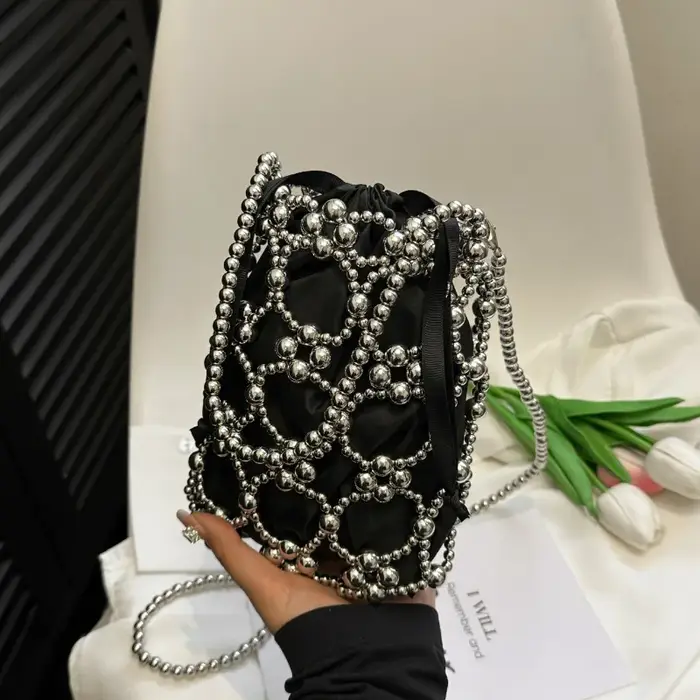 Sacs seau à perles blanches pour femmes