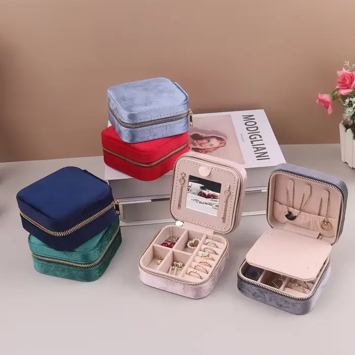 Boîte à bijoux de voyage en velours