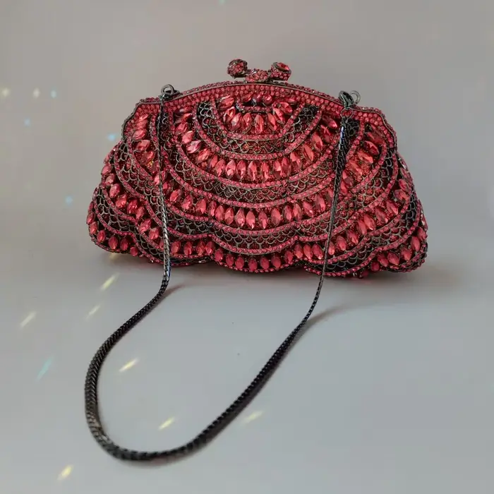 Pochette en pierre sertie de cristaux pour robe de soirée