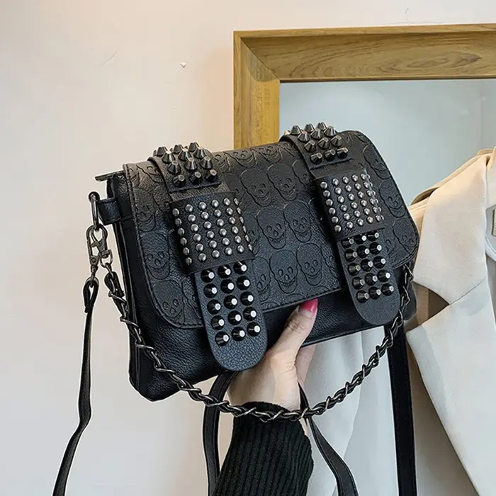 Vintage crâne Rivet sac à bandoulière femmes en cuir PU noir sac à bandoulière concepteur rabat sac