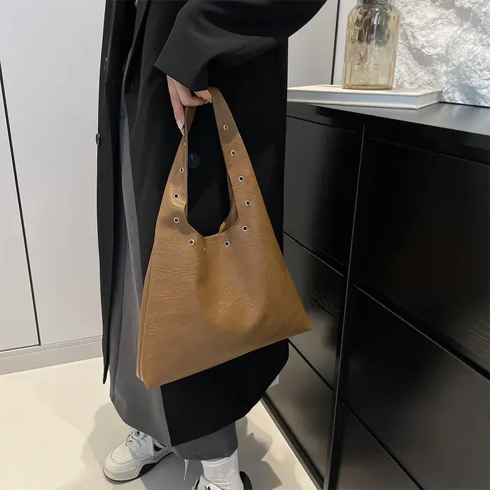 Sac à bandoulière pour femme avec fermeture magnétique