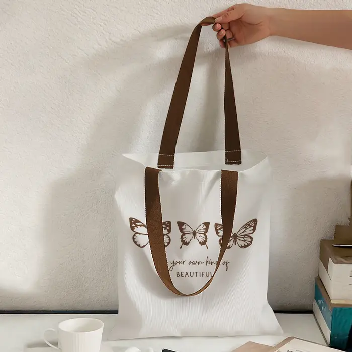 Sac fourre-tout à bandoulière de grande capacité avec imprimé de lettres inspirantes et motif papillon marron