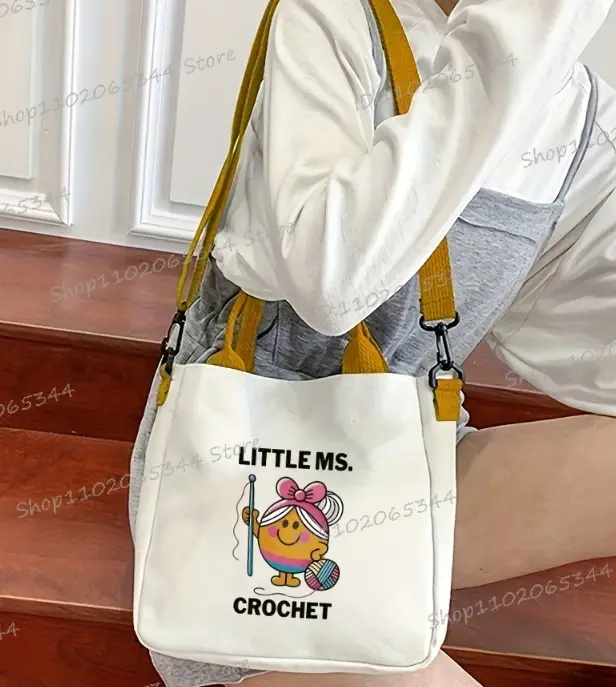 Sac à bandoulière imprimé «LITTLE MS. CROCHET» pour femmes
