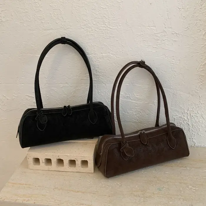 Sac à main en forme de pain français au design simple
