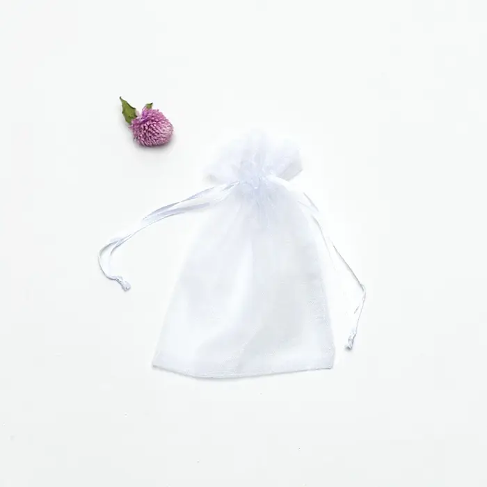 Sac cadeau en Organza pour bijoux, pochettes blanches à cordon pour mariage, sacs cadeaux de bonbons